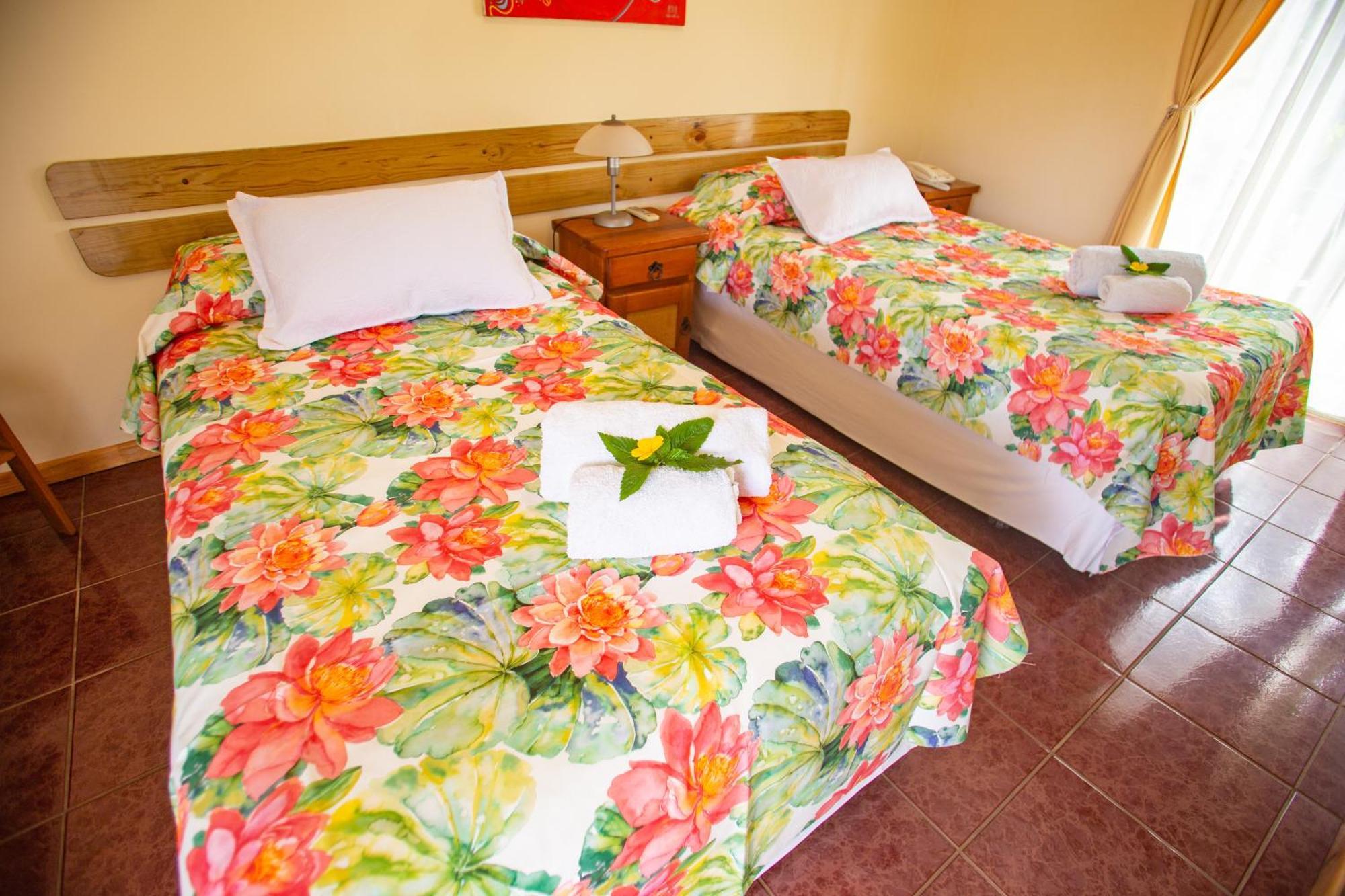 Hostal Uruhao Ханга Роа Екстериор снимка