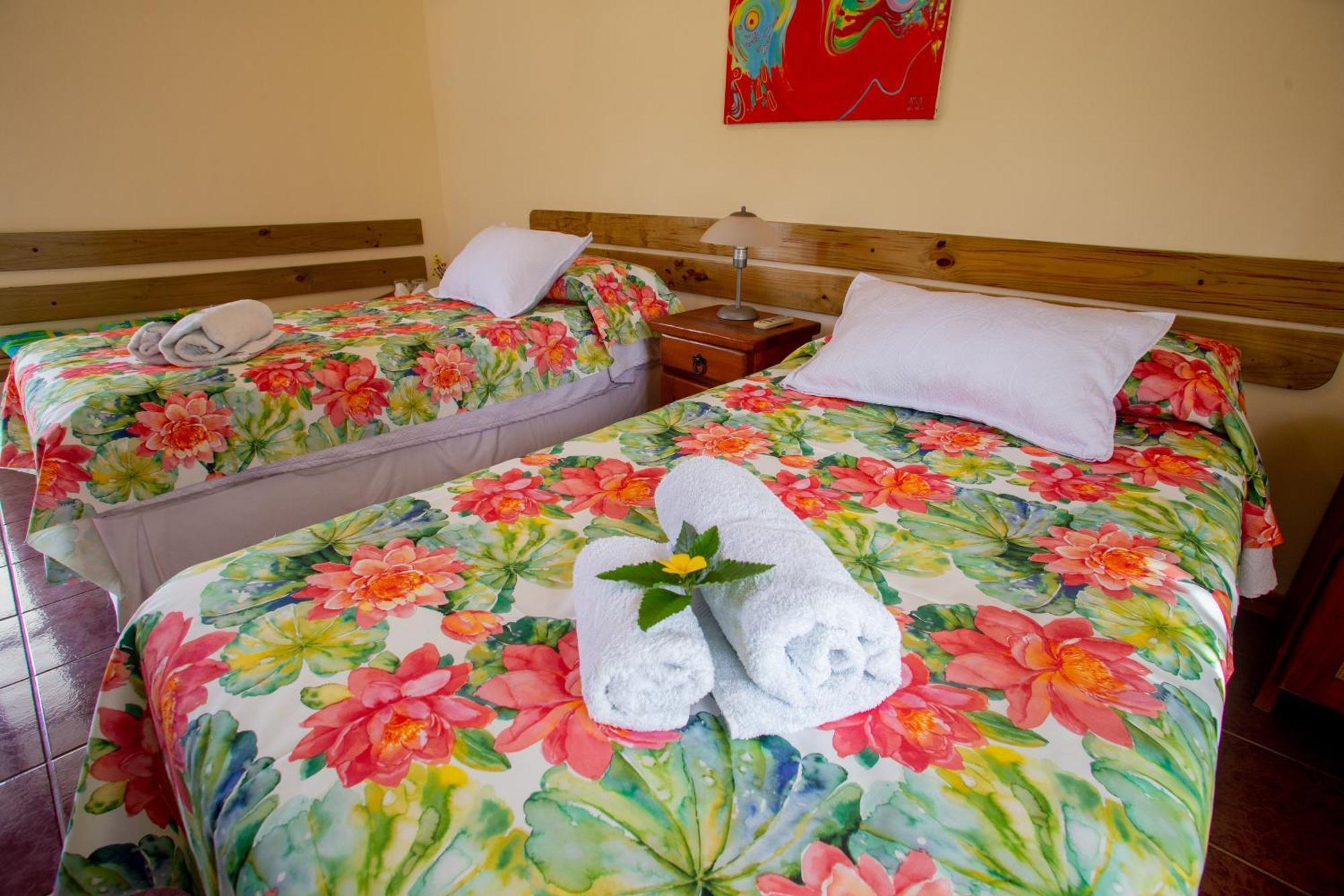 Hostal Uruhao Ханга Роа Екстериор снимка